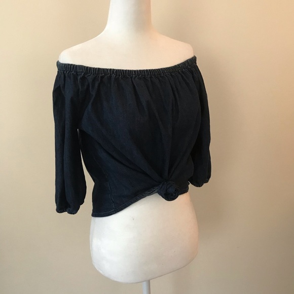 Like New Gap Off the Shoulder Soft Denim Top - Picture 7 of 7